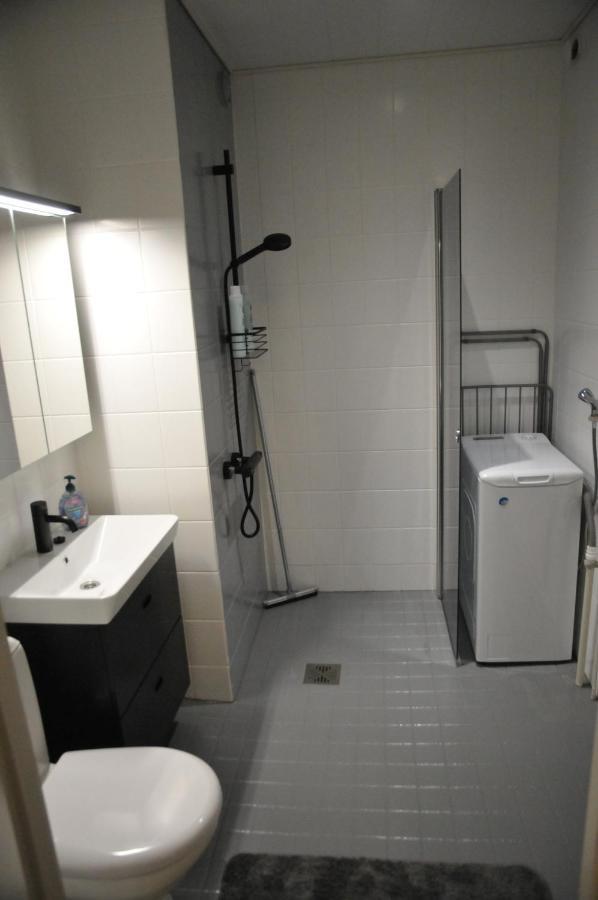 Apartment For Six Near Railway Station โรวานิเอมิ ภายนอก รูปภาพ